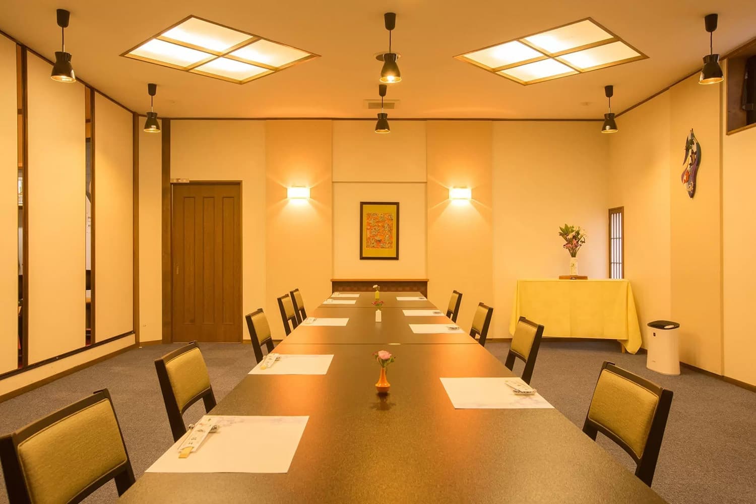 割烹堀江1階室内