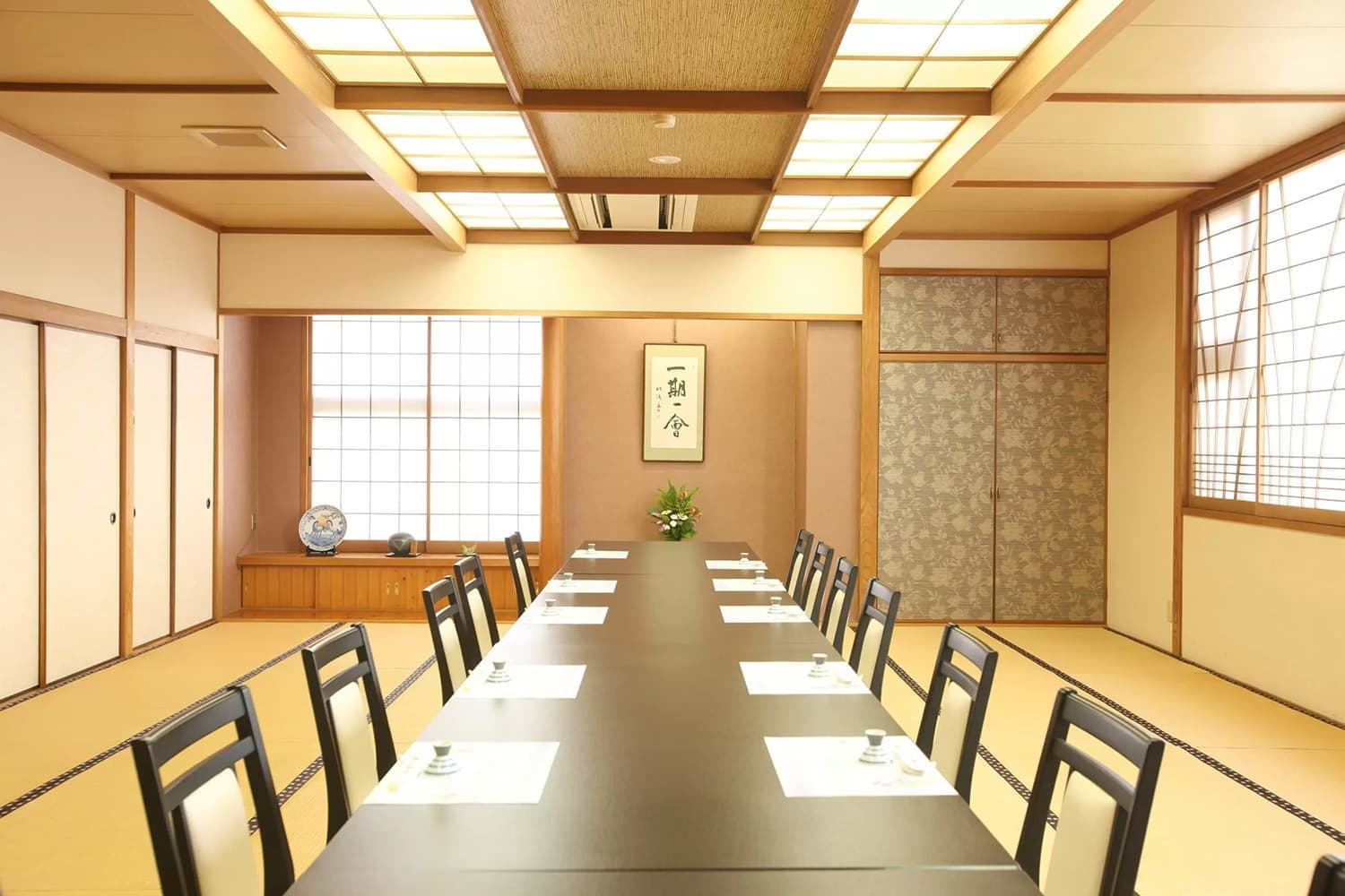 割烹堀江２階室内